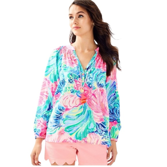 Lilly Pulitzer Tops - LILLY PULITZER 100% Silk Elsa Blouse in “Beach Please” Size Large — SO PRETTY!!!